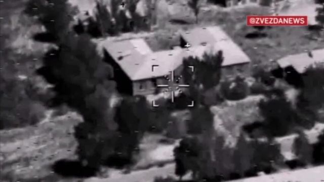 Российская ракета "Изделие-305Э" влетает форточку объекта ВСУ на Украине. смотреть онлайн