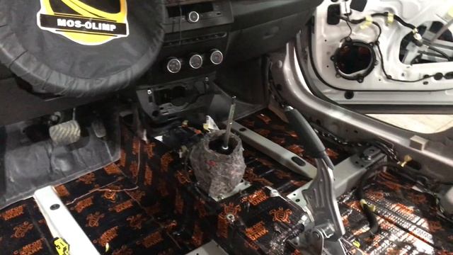 RENAULT ARKANA внутрисалонный тюнинг - вибро шумоизоляция. Добавили акустического комфорта в авто. смотреть онлайн