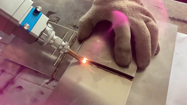 1kw Handheld Laser Welding Machine With Wobble Welding Head