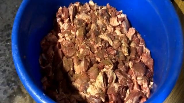 Домашняя тушёнка с дикого кабана / Homemade wild boar stew смотреть онлайн