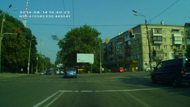 Три идиота, табуном на красный свет смотреть онлайн