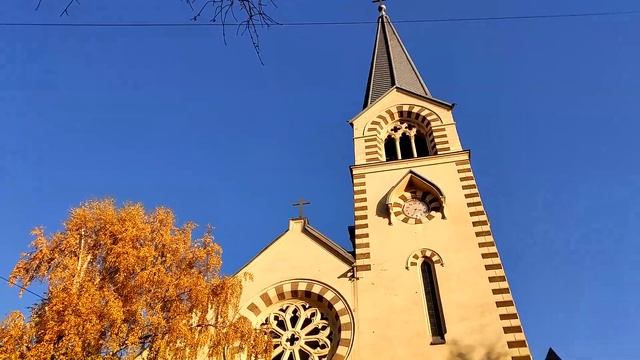 Осенняя Москва - лучшая пинца в Pinsa Maestrello и достопримечательности города смотреть онлайн