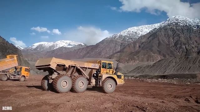 10 Largest Articulated Trucks in the World (Dumper Trucks) смотреть онлайн