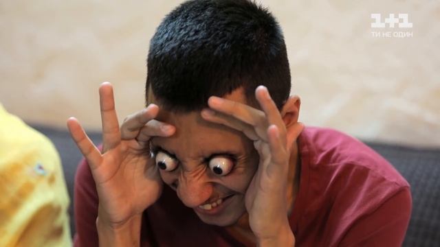 Уникальный доставщик и мировой рекорд по выпучиванию глаз. Пакистан. Мир наизнанку 12 сезон 7 серия