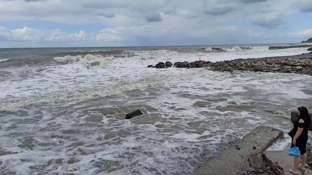 Сочи, п. Лоо, 03.09.21. Река Лоо и Море. смотреть онлайн