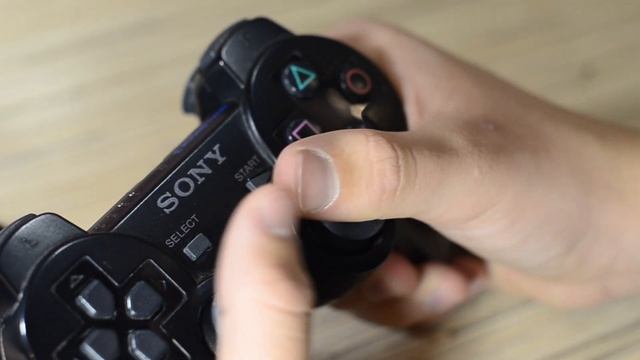 Playstation 3 против Playstation 4 : Джойстики.