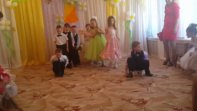 Выпускной в Детском саду № 64 г Братск 2015 год смотреть онлайн