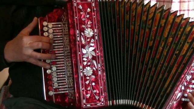 Осень она не спросит... на гармони. смотреть онлайн