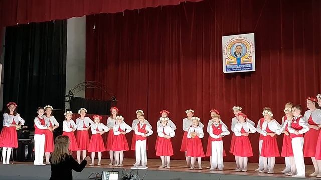 Концертный хор "Пятнашки" ДМШ N15 г.Новосибирска, руководитель С.В.Шиховцева. смотреть онлайн