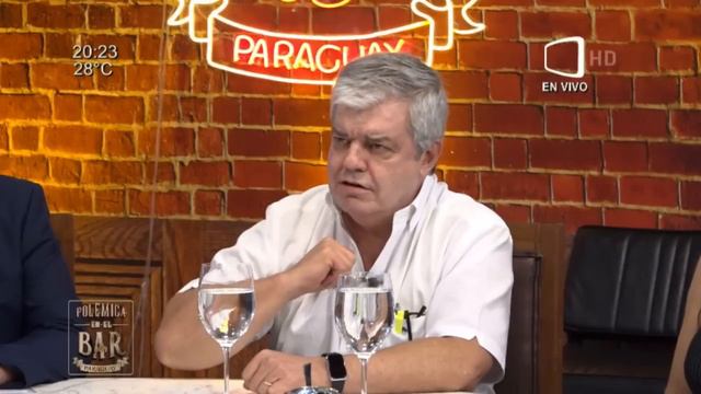 Enrique Riera y Hugo Richer en #PolémicaEnElBarPy смотреть онлайн