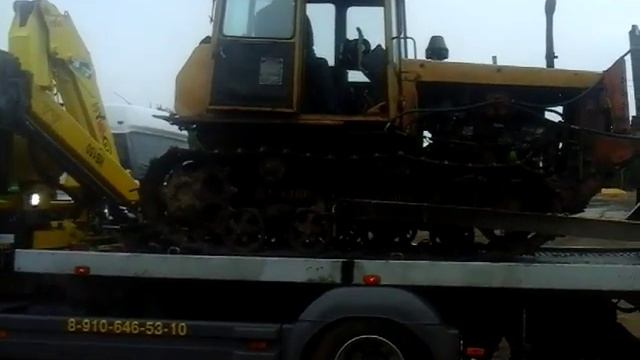 Погрузка бульдозера на эвакуатор смотреть онлайн