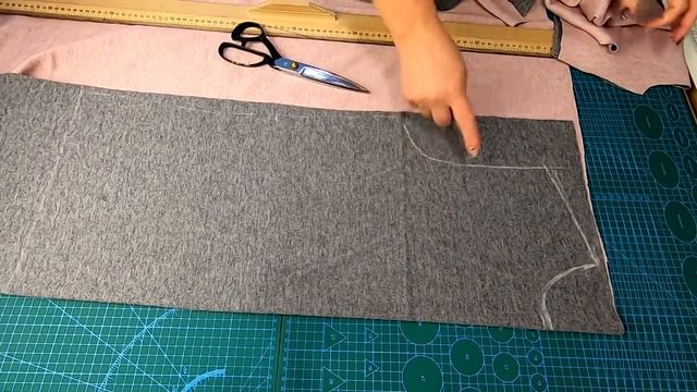 Как сшить джемпер без выкройки на любую фигуру. Раскрой сразу на ткани.mp4 смотреть онлайн