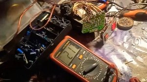 Стабилизатор напряжения , не включается , щелкает реле,