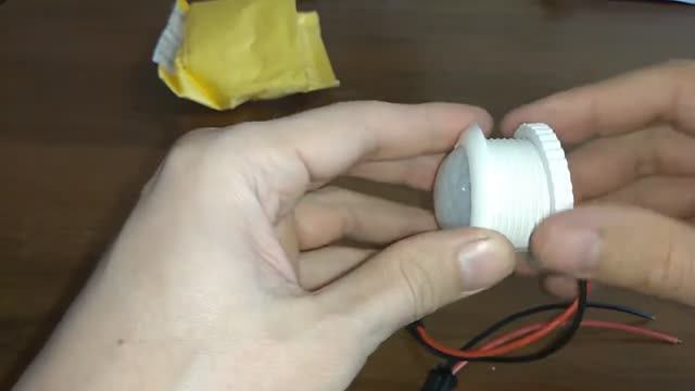 Датчик движения (глазок), инфракрасный сенсор нерегулируемый без реле с Алиэкспресс. 17112018.