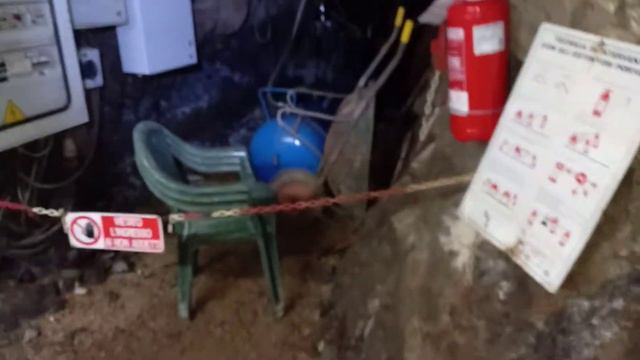 Чуть не отстала от всех на какое-то мнгновение показалось что людей уже нет смотреть онлайн