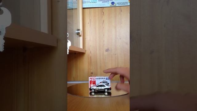 Review of Tomica #110 Toyota Crown Patrol Car (1:60) смотреть онлайн