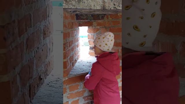Откуда стреляли лучники с крепости в древности? #вика #kidsvideo #детскоевидео #познавательное смотреть онлайн