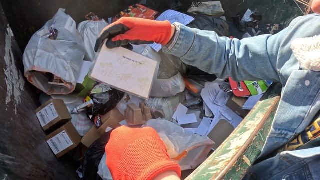 Dumpster Diving At Apartments - Alex Finds Something He Wanted!