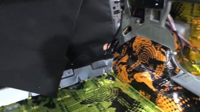 Шумка багажника и пяти дверей УАЗ Патриот. Как выглядит виброизоляция Comfortmat смотреть онлайн