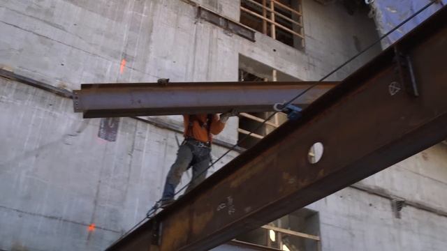 Iron Workers Building the Wilshire Grand смотреть онлайн