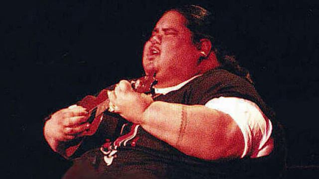 Israel Kamakawiwo'ole (IZ) - Somewhere Over The Raimbow+What a Wonderful World смотреть онлайн