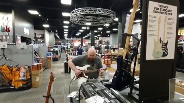 California Guitar Safari - Fender Factory - Normans Rare Guitars & Buying a Fender Stratocaster смотреть онлайн