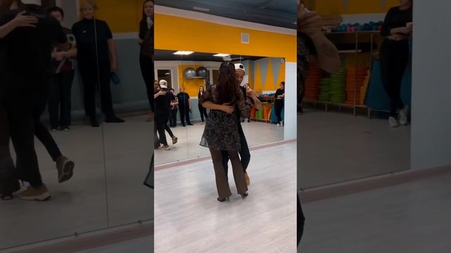 HONEY DAMOISEAU | SenSey feat Joé Dwèt Filé Kizomba Impro by Tato & Alfiya #bkstudiofamily #dance смотреть онлайн