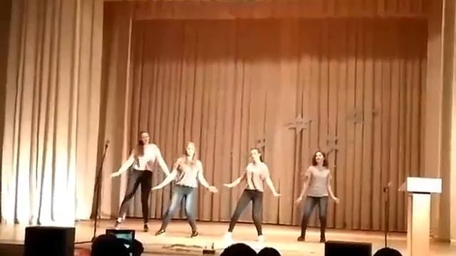 КРУТОЙ ТАНЕЦ ПОД ПОПУЛЯРНУЮ ПЕСНЮ 2018!!!I Got Love) смотреть онлайн