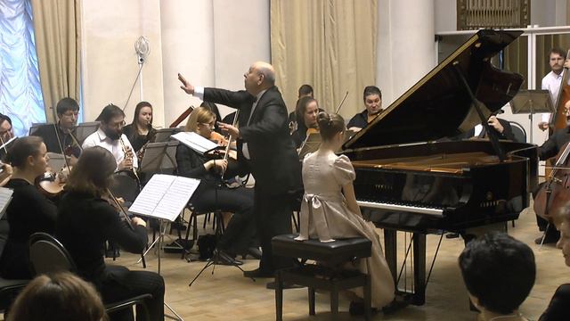 В. Моцарт, концерт для фортепиано с оркестром 2 и 3 часть смотреть онлайн