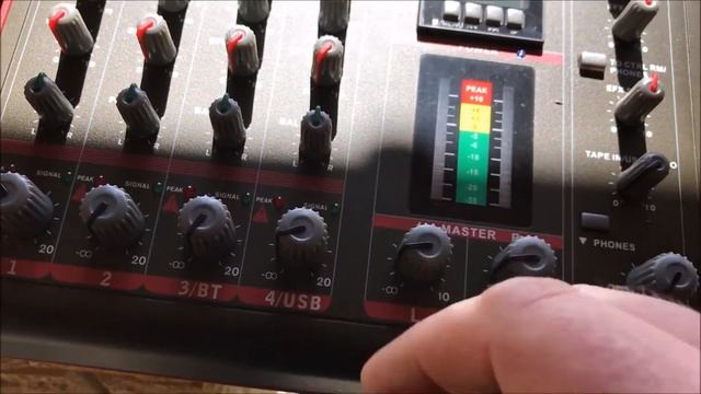 Микшерный пульт Phonic Celeus 200 смотреть онлайн