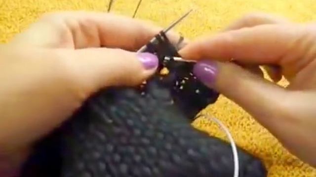 Шапка вязанная спицами женская/ Damen Mütze Stricken смотреть онлайн