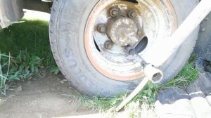 снимаем задние колеса