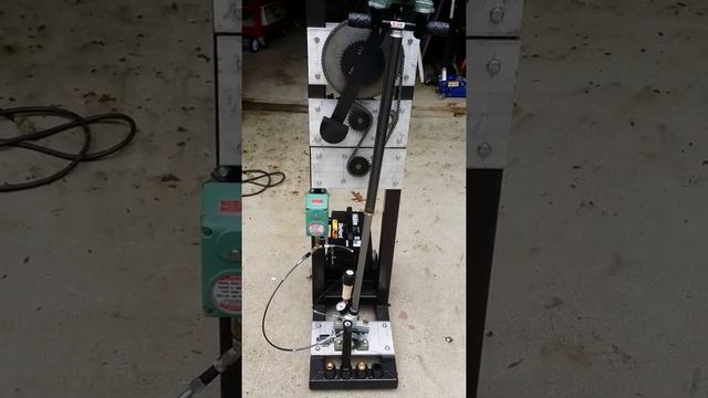 PCP Hill high pressure pump run with 12 volt battery. смотреть онлайн