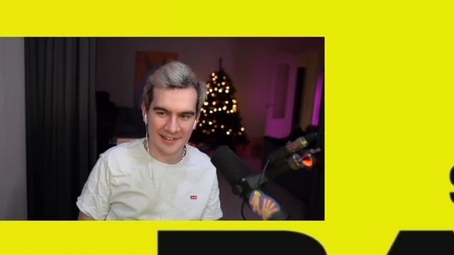 БРАТИШКИН СЛУШАЕТ СВОЮ ОЗВУЧКУ КИБЕРПАНКА смотреть онлайн