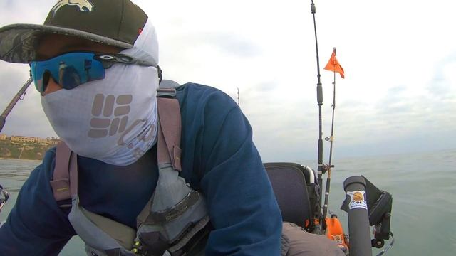 Yak fishing on the ocean during a rainy California day ! смотреть онлайн