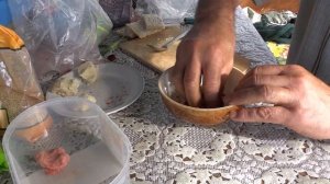 Хлеб+картошка= хорошая насадка для рыбалки.