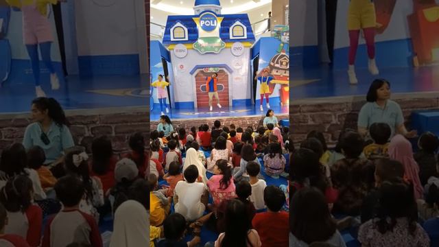 Meet and great robocar poli di royal plaza смотреть онлайн