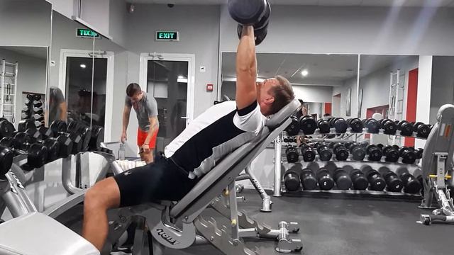 Жим гант на наклонной 30*10 смотреть онлайн