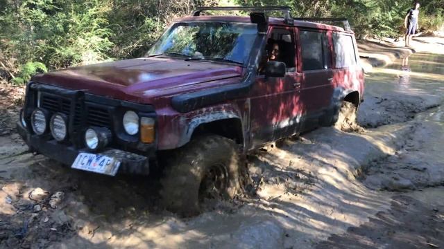 Toolangie 4x4 Ford Maverick Bogged Recovery смотреть онлайн