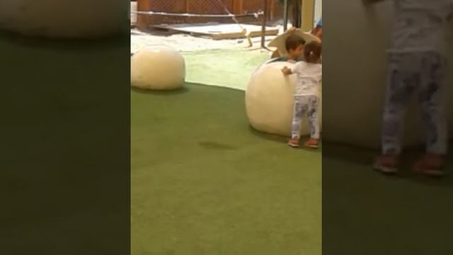 Надо жить не враждой,а любовью.Стихи.Эстэр. смотреть онлайн