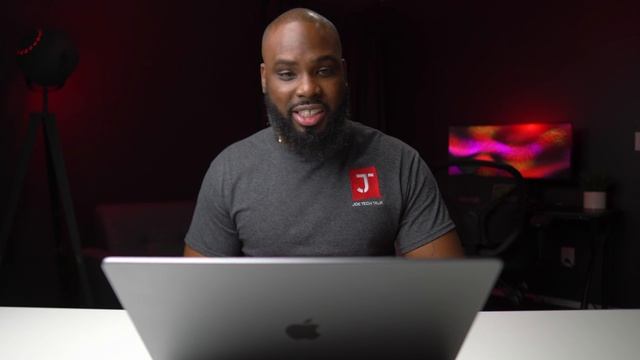 16" M1 Max MacBook Pro Review - Woooow! смотреть онлайн