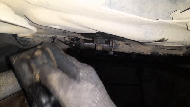 Замена втулок стабилизатора на Тойота Аурис Королла 150 2008 г. смотреть онлайн