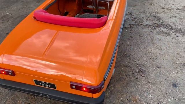 В продаже отреставрированный педальный Москвич третей серии оранжевого цвета смотреть онлайн