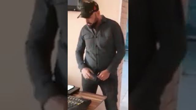 Сархан Мамедов "Сары гялин"(Суппер исполнение) смотреть онлайн