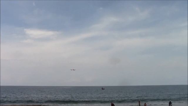 пляж с самолетами Пхукет, Тайланд. смотреть онлайн