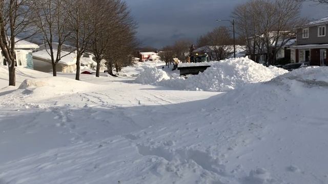 snowmageddon 2020 - St John's, NL - Plow getting stuck смотреть онлайн