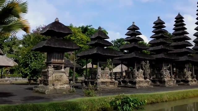 TAMAN AYUN TEMPLE | Keindahan Pura Taman Ayun Bali