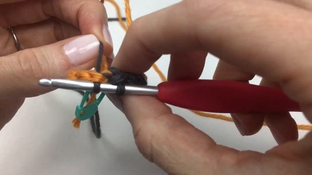 Changing Colors in Amigurumi (Working in the round) смотреть онлайн