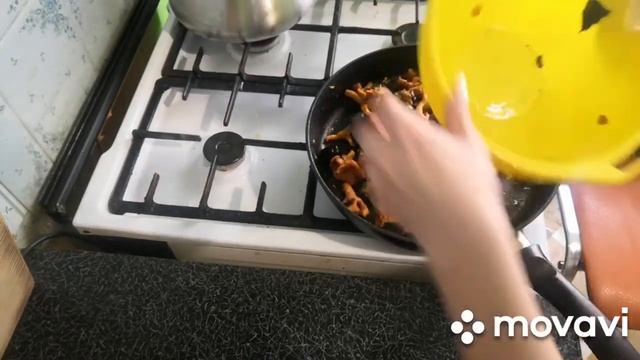 Курица, грибы, сметана. Невероятно блюдо из простых продуктов. смотреть онлайн