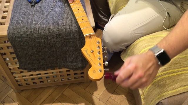 Как поменять струны, чтобы они не тянулись смотреть онлайн
